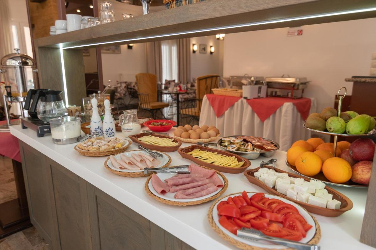 Aklidi Hotel Mytilene Ngoại thất bức ảnh
